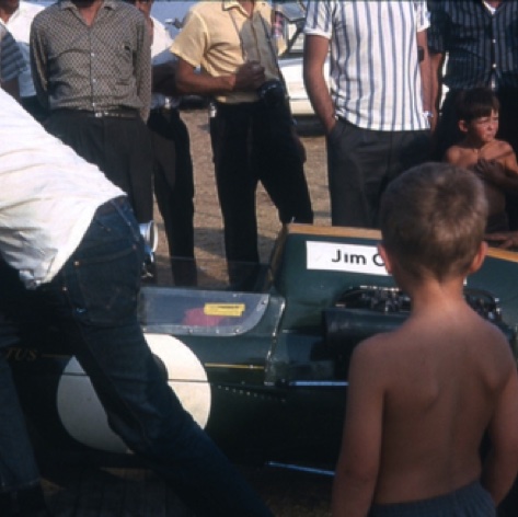 Le petit néo-zélandais s'est trouvé un héros... Le petit néo-zélandais s'est trouvé un héros...